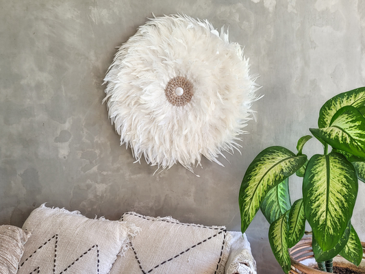 Elegante Boho Deko – großer Juju Hut mit 60 cm Durchmesser und authentischen Kauri-Muscheln