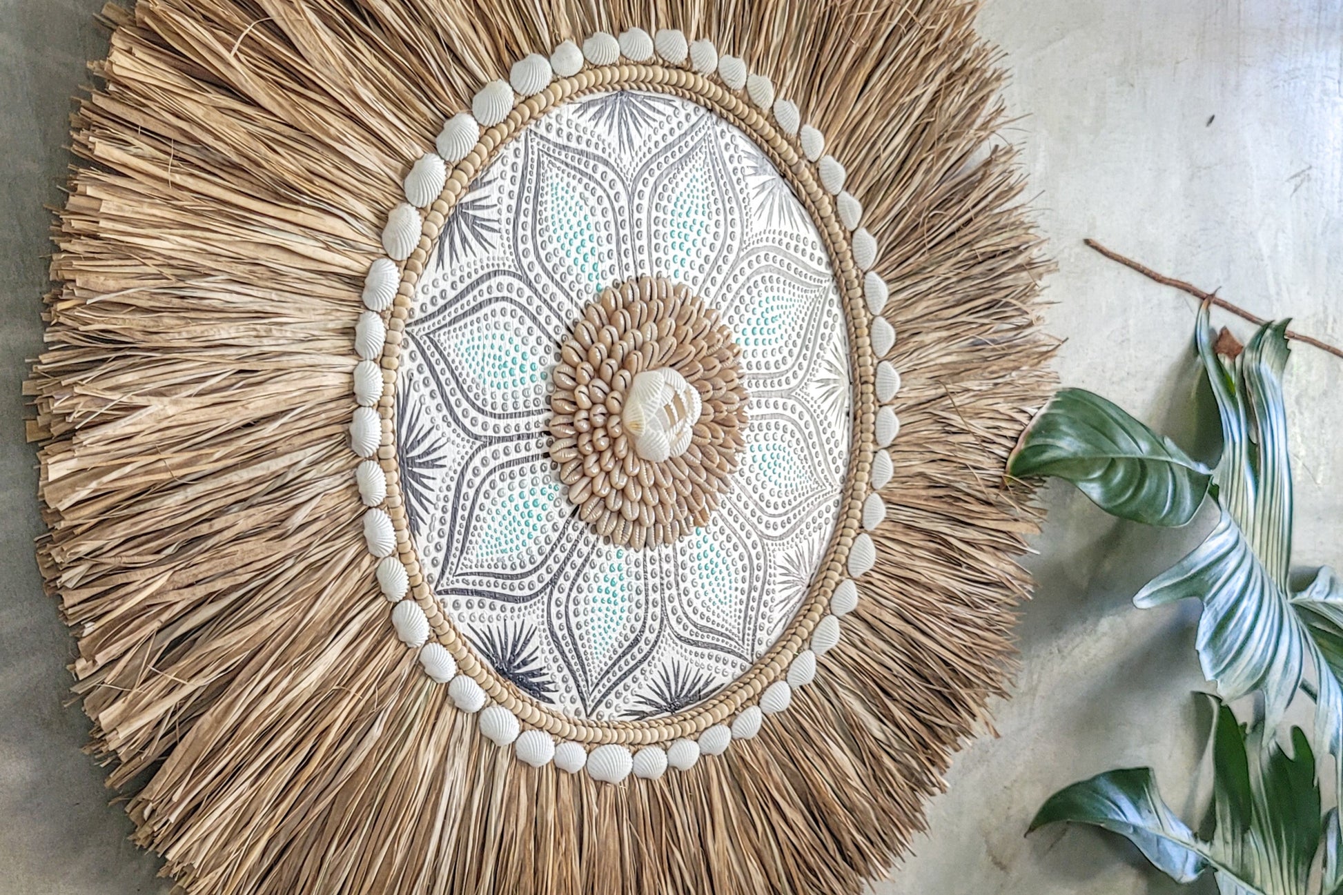 Handgemachte Boho Wanddekoration Bali Stil Türkis Grau Muscheln Akzente