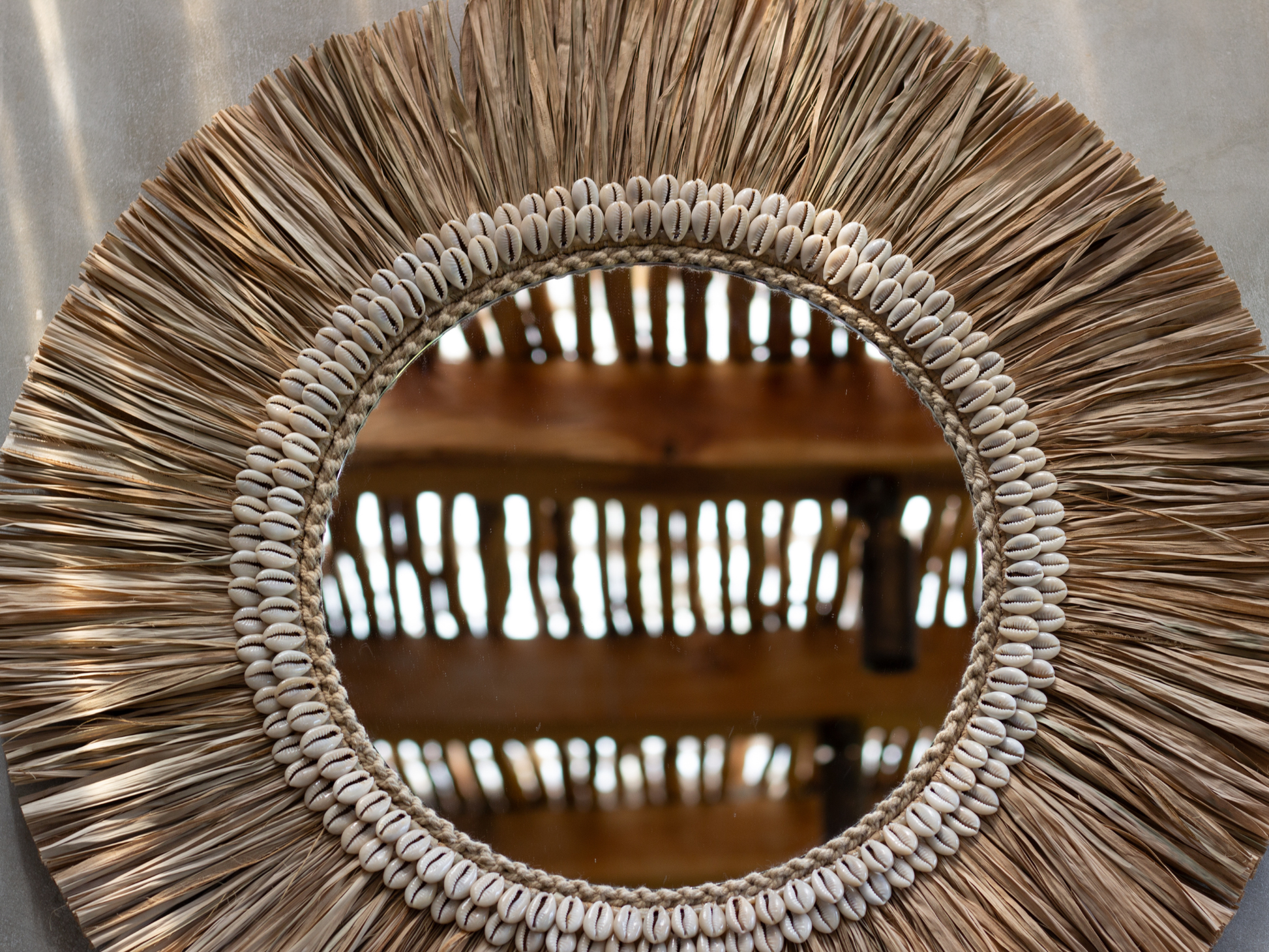 Handgearbeiteter Bali Spiegel mit Naturmaterialien
