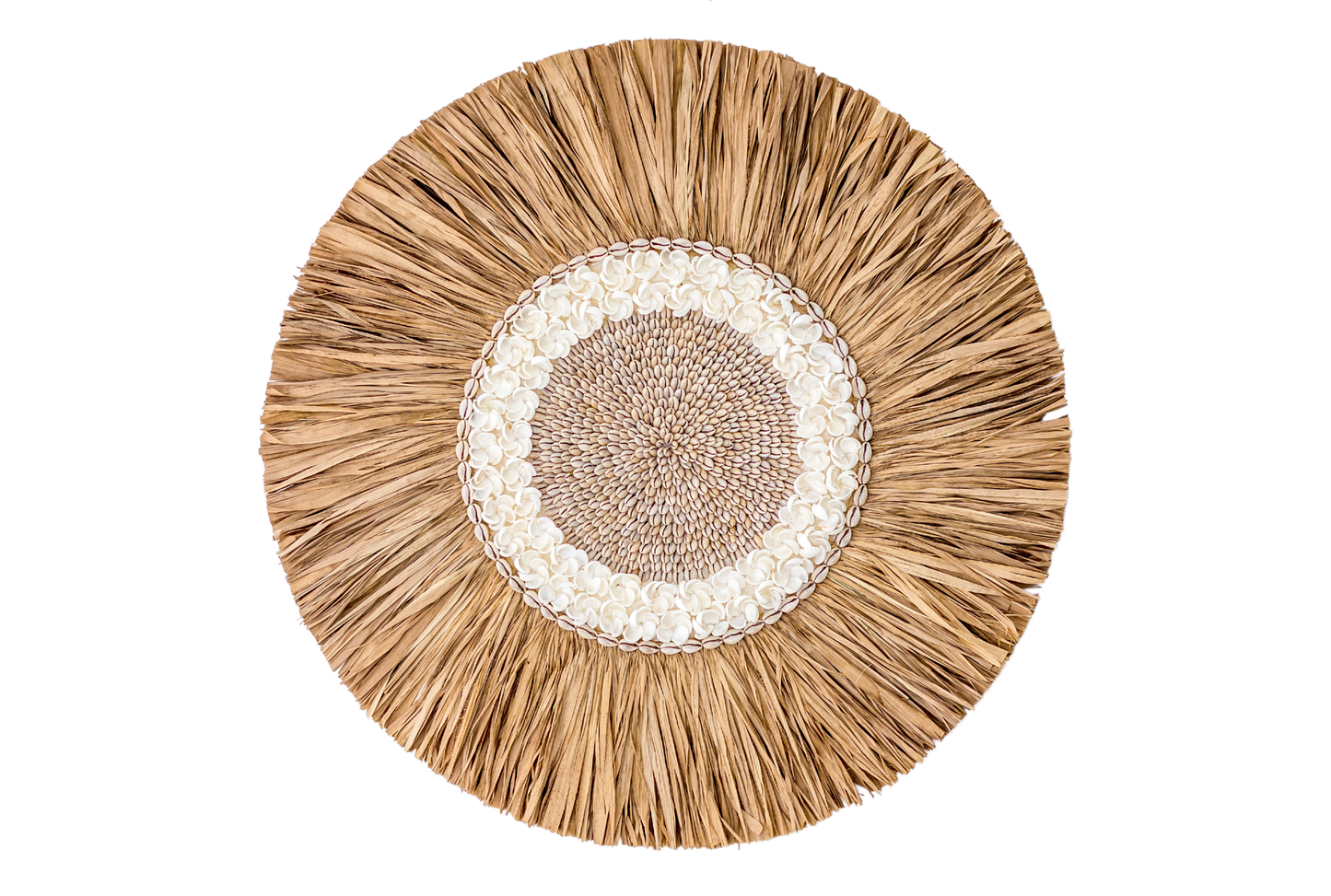 Boho Wandbehang mit Kauri Muscheln und Raffia für tropische Bali-Atmosphäre