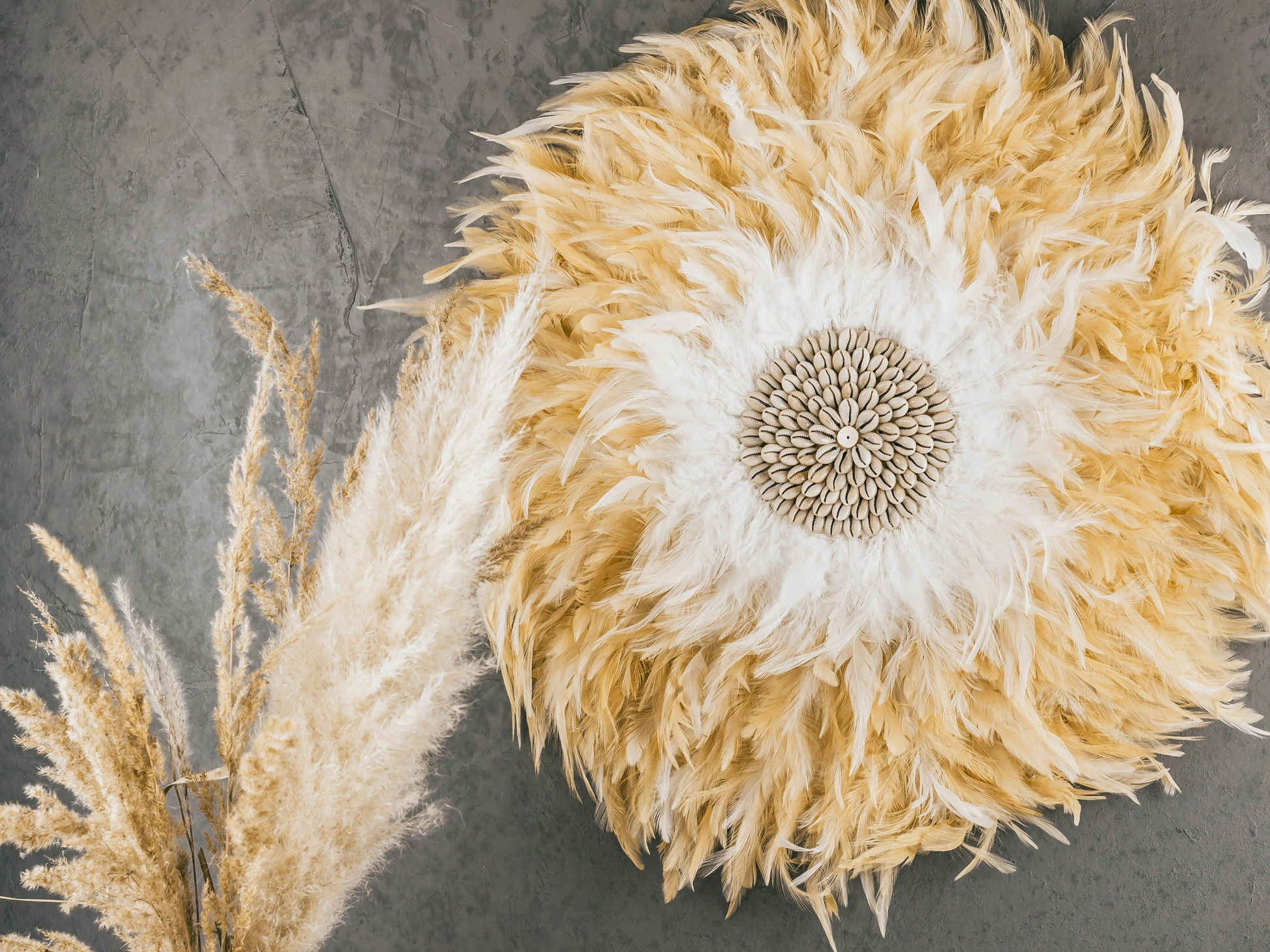 Exklusive Feder Wanddeko Juju im Boho Stil handgefertigt aus Naturmaterialien