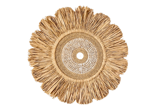 Boho Wanddeko Blumenform mit Muschelkreis für tropische Eleganz im Wohnzimmer