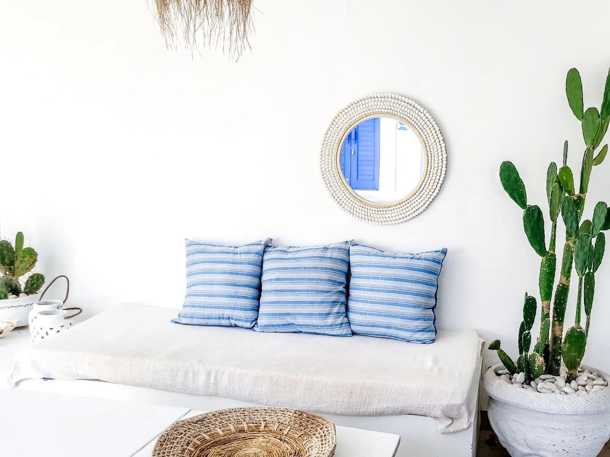 Dekorativer Spiegel mit Makramee und Muschelrahmen im Coastal und Boho-Stil für Flur oder Schlafzimmer