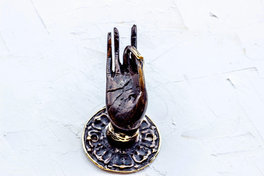 Balinesischer Mudra Hand Wandhaken als stilvolle Vintage-Deko für dein Zuhause