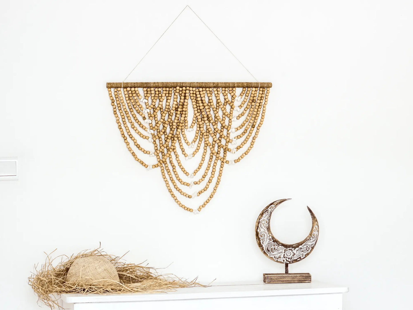 Natürlicher Holzperlen Wandbehang für Boho Look und tropisches Flair im Zuhause